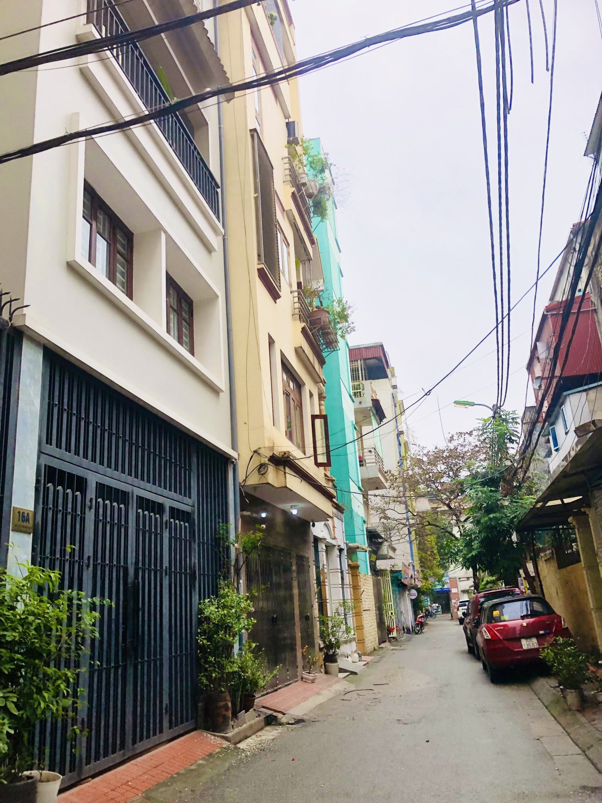 Bán nhà hơn 5 tỷ - sở hữu Hộ Khẩu Cầu Giấy - Ô Tô đỗ cửa