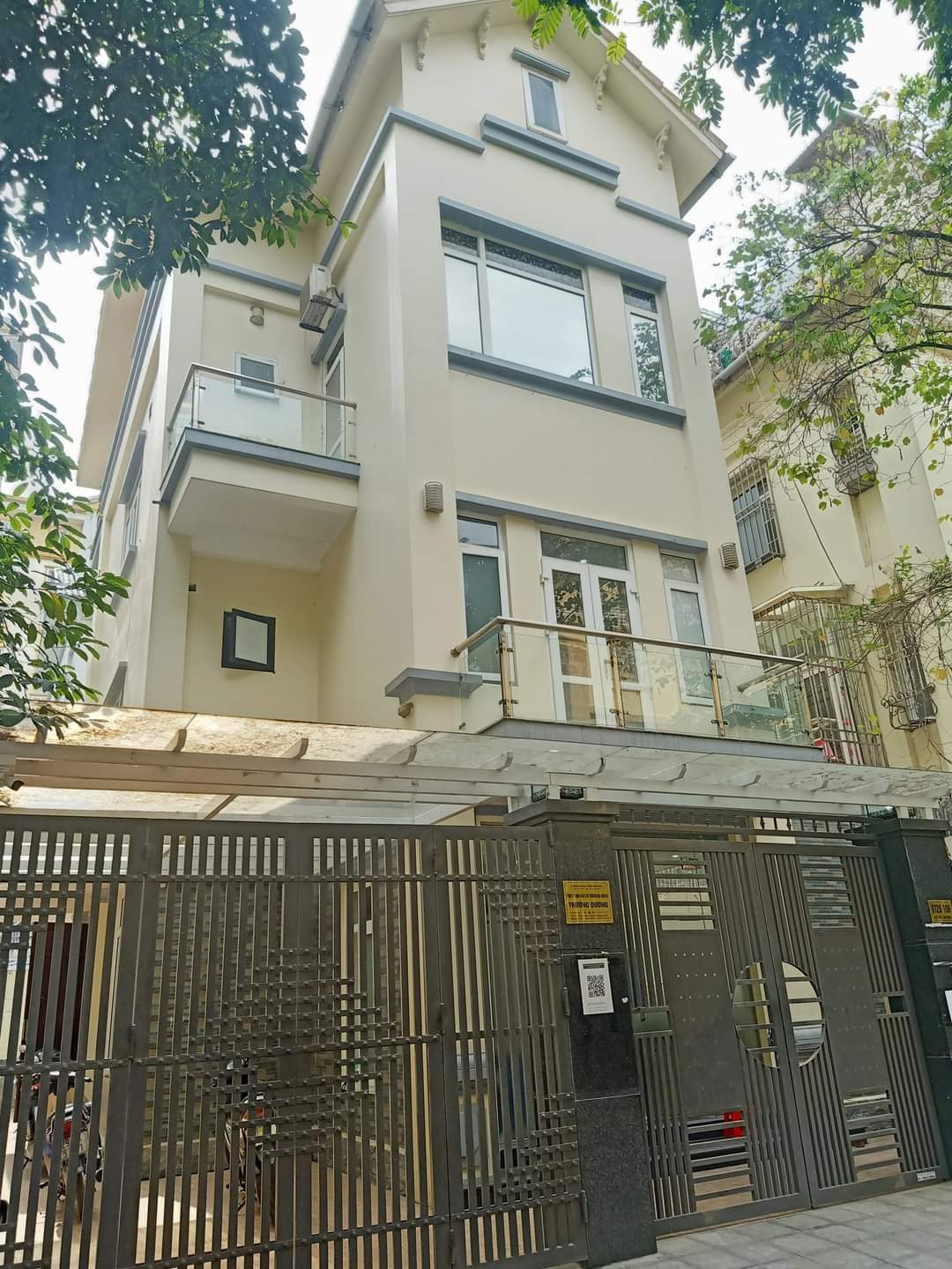 Phân lô Phố Dương Quảng Hàm, Cầu Giấy, 110m2, 4 tầng, MT 10m, chờ thang máy, ô tô, giá 11.5 tỷ