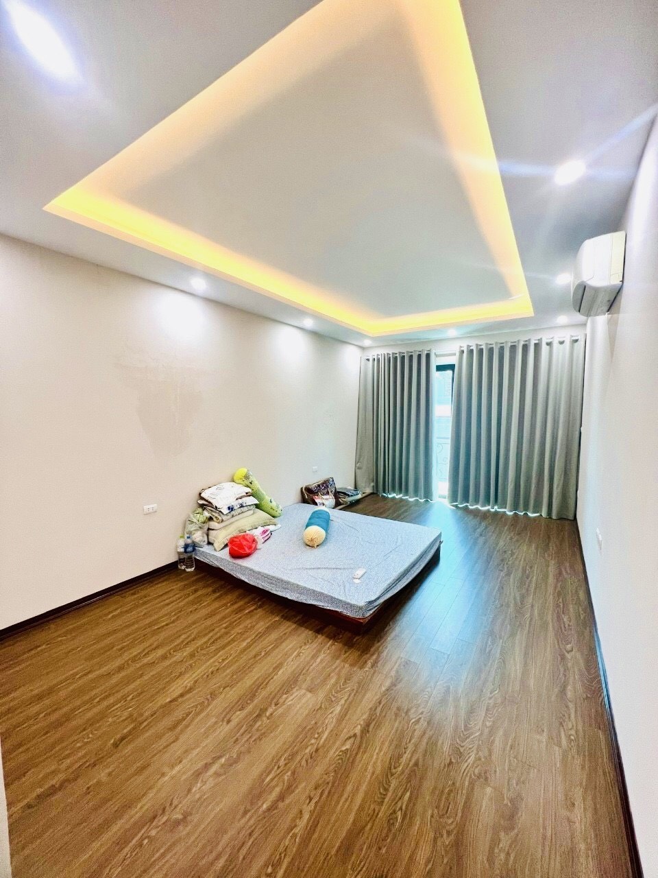 Phố VIP Quan Nhân - Thanh Xuân. Giá chỉ 4.5 tỷ có nhà 35M2 x 5 tầng xây mới, lô góc