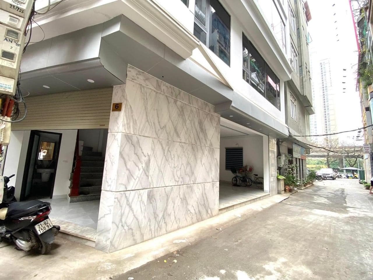 Bán nhà ngõ 189 Hoàng Hoa Thám, thang máy, ô tô đỗ gần, giá chỉ 10.5 tỷ