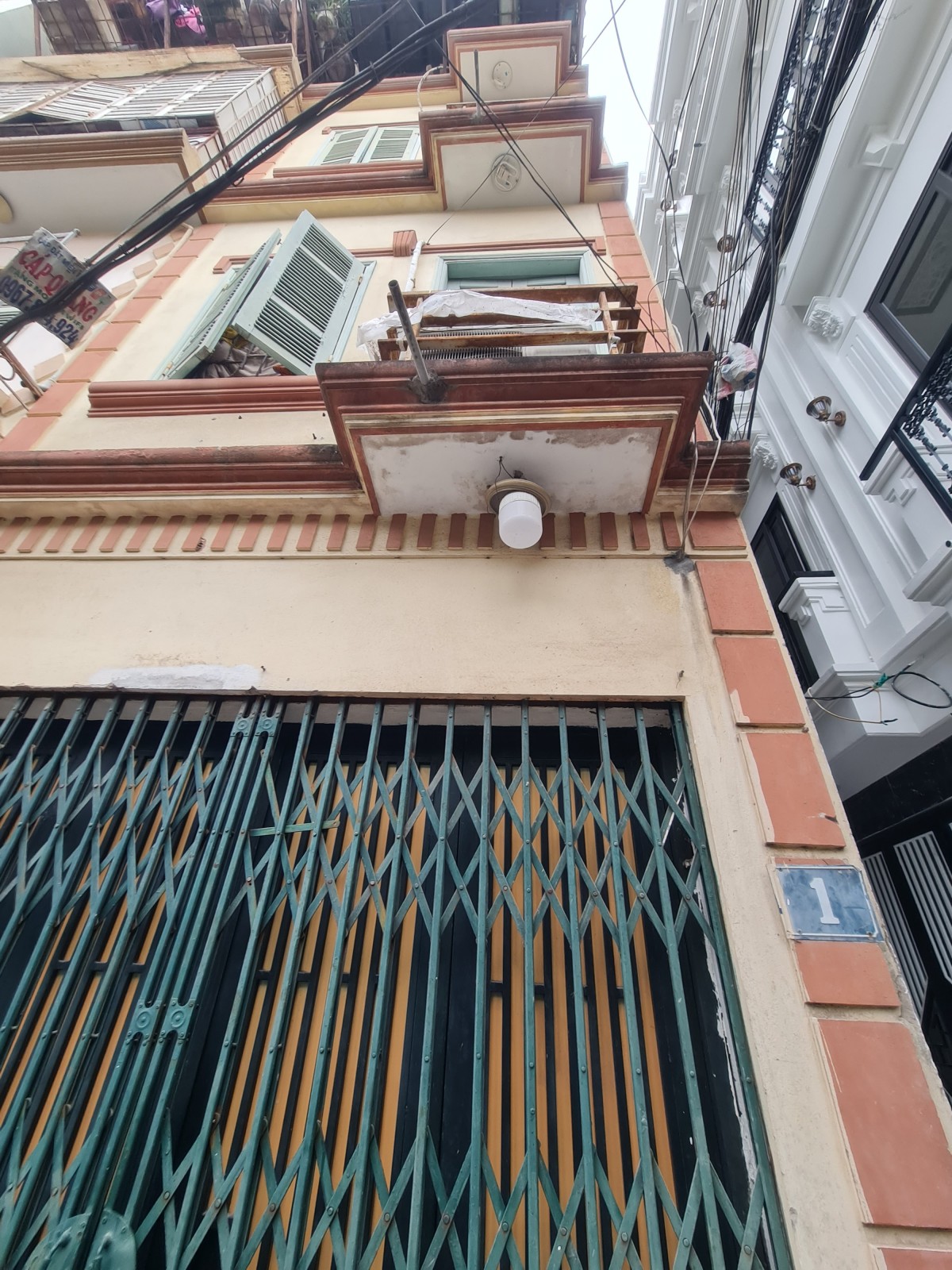 Nhà riêng Nguyễn Chính, LÔ GÓC, DT 24m, 4T, MT3,6 m, giá chào 2 tỷ 2, Lh: