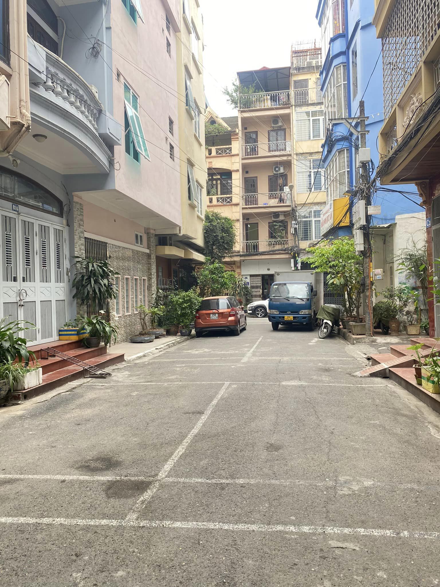 Nhà phố Quần Ngựa, Ba Đình. Oto đỗ ngày đêm.DT 35m x 4 tầng x MT 5m x giá 5.5 tỷ