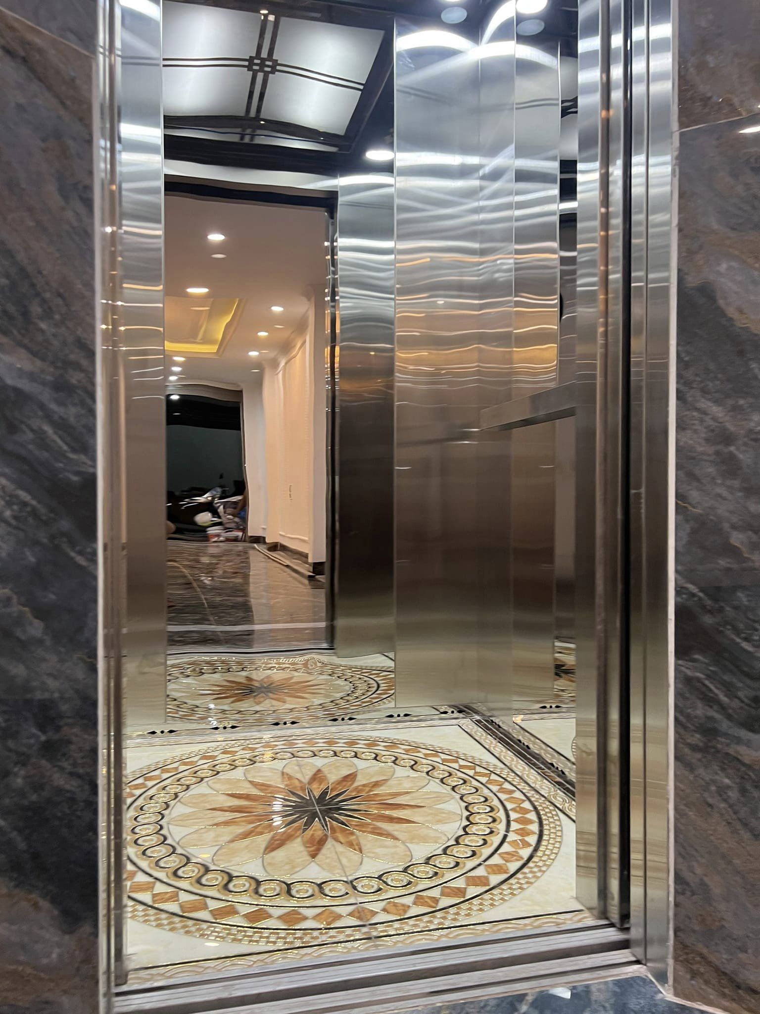 Bán nhanh nhà phố Hoàng Ngân, Đỗ Quang, Nguyễn Thị Định-Cầu Giấy, DT 64 m2, KD,VP cực đỉnh