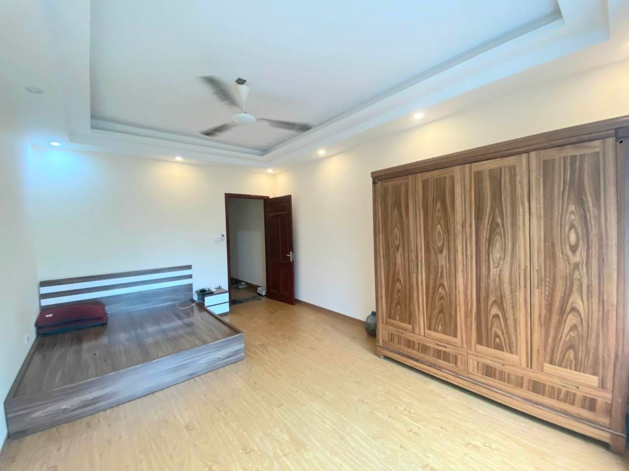 Bán nhà Nguyễn Đức Cảnh: 37m x5T, nhà đẹp, ngõ rộng –3,25 tỷ