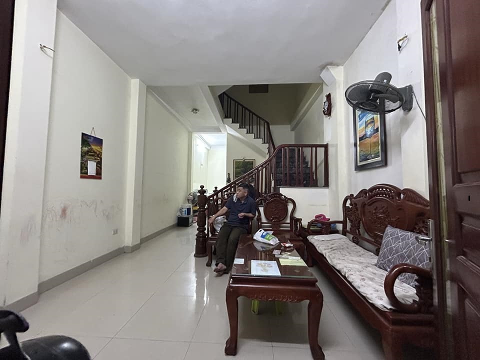 Bán nhà Hoàng Mai : 52m x5T, nhà đẹp, 10m ra mặt phố --5,4 tỷ