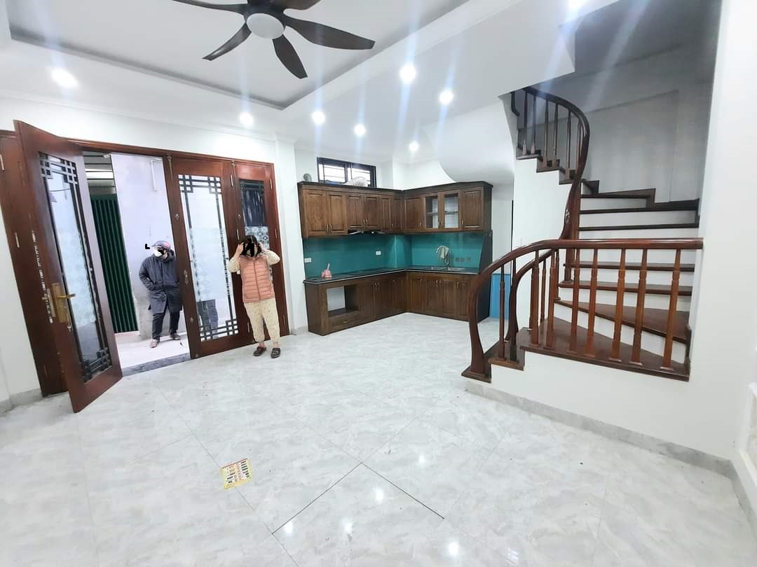 Bán nhà Nguyễn Đức Cảnh: 32m x5T, lô góc , ô tô, 10m ra phố --4,5 tỷ