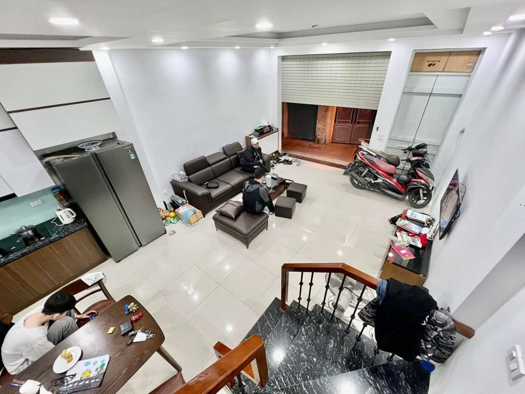 Bán nhà Minh Khai: 44m x5T, nhà đep, lô góc , gần phố--4,97 tỷ