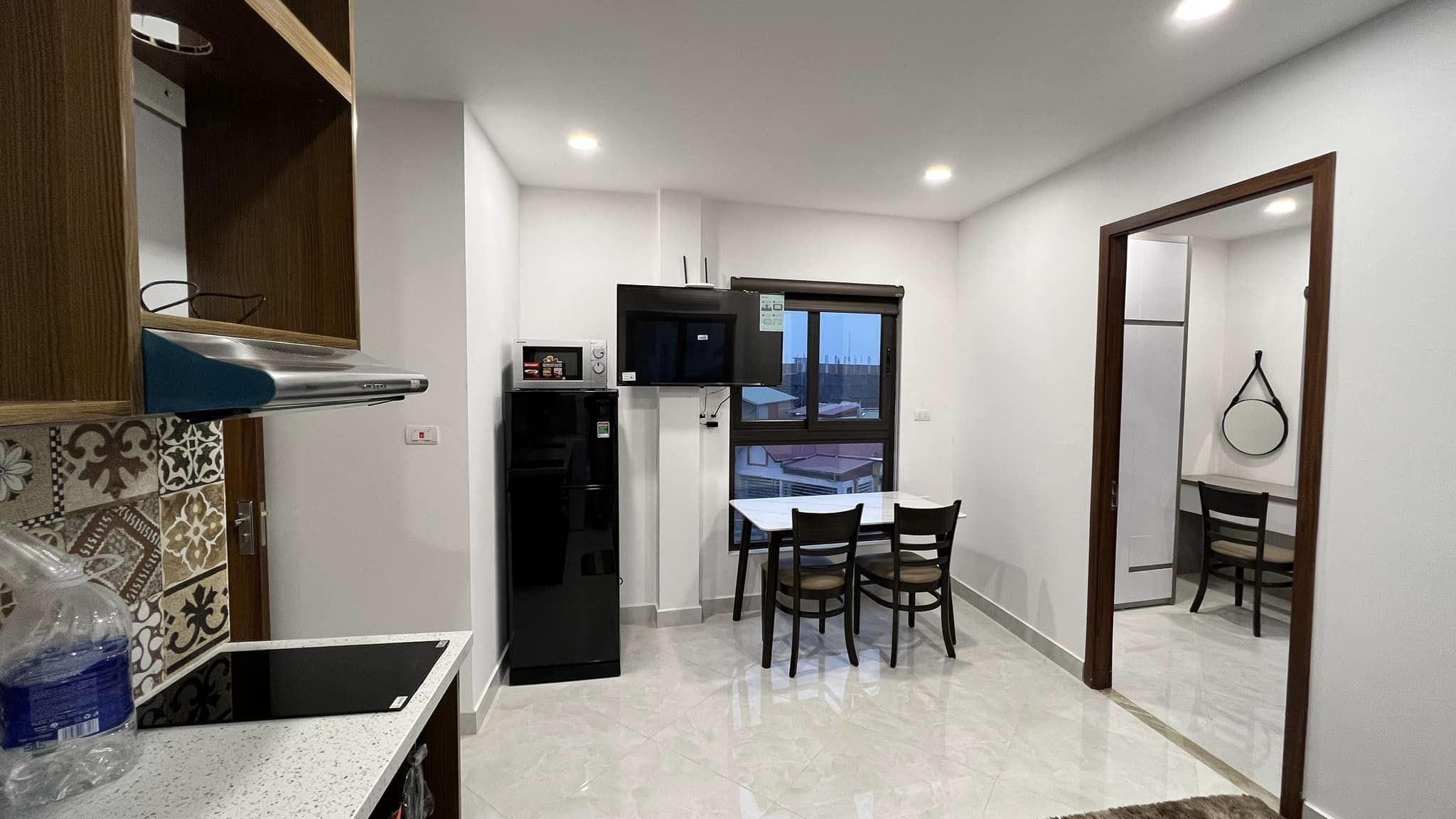 Bán tòa nhà Homestay phố Đội Cấn 99m2 xây 9 tầng mới tinh, doanh thu 300tr/ tháng giá 29,3 tỷ