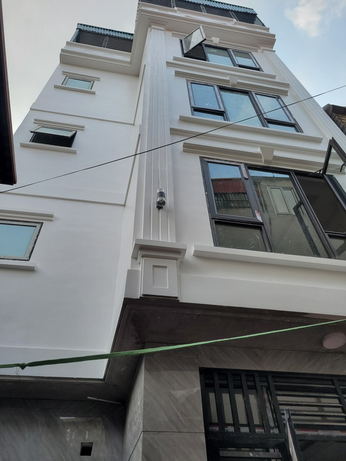 Chính chủ bán nhà Ngọc Hồi, LÔ GÓC,DT 51 m2 *5T, MT 3.5 m, giá chào 3 tỷ 5, Lh: .