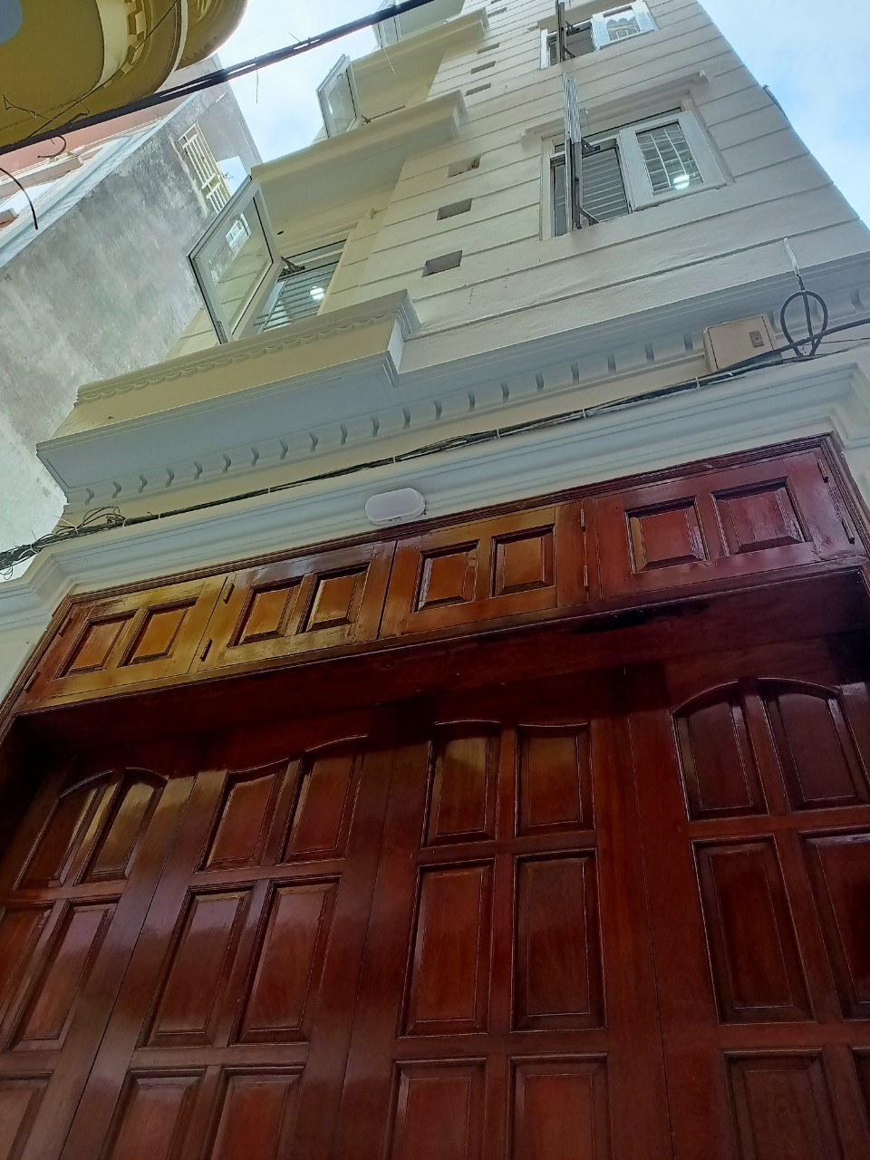 Cần bán gấp Giáp Bát, Ô TÔ đỗ cửa, DT 32m, 5T, giá chào nhỉnh 3 tỷ