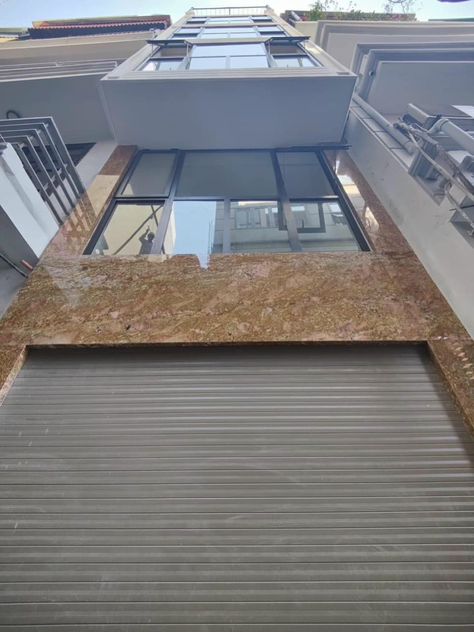 Bán nhà mới phố Đào Tấn DT 36m 6 tầng MT 3,6m giá 8.5 tỷ