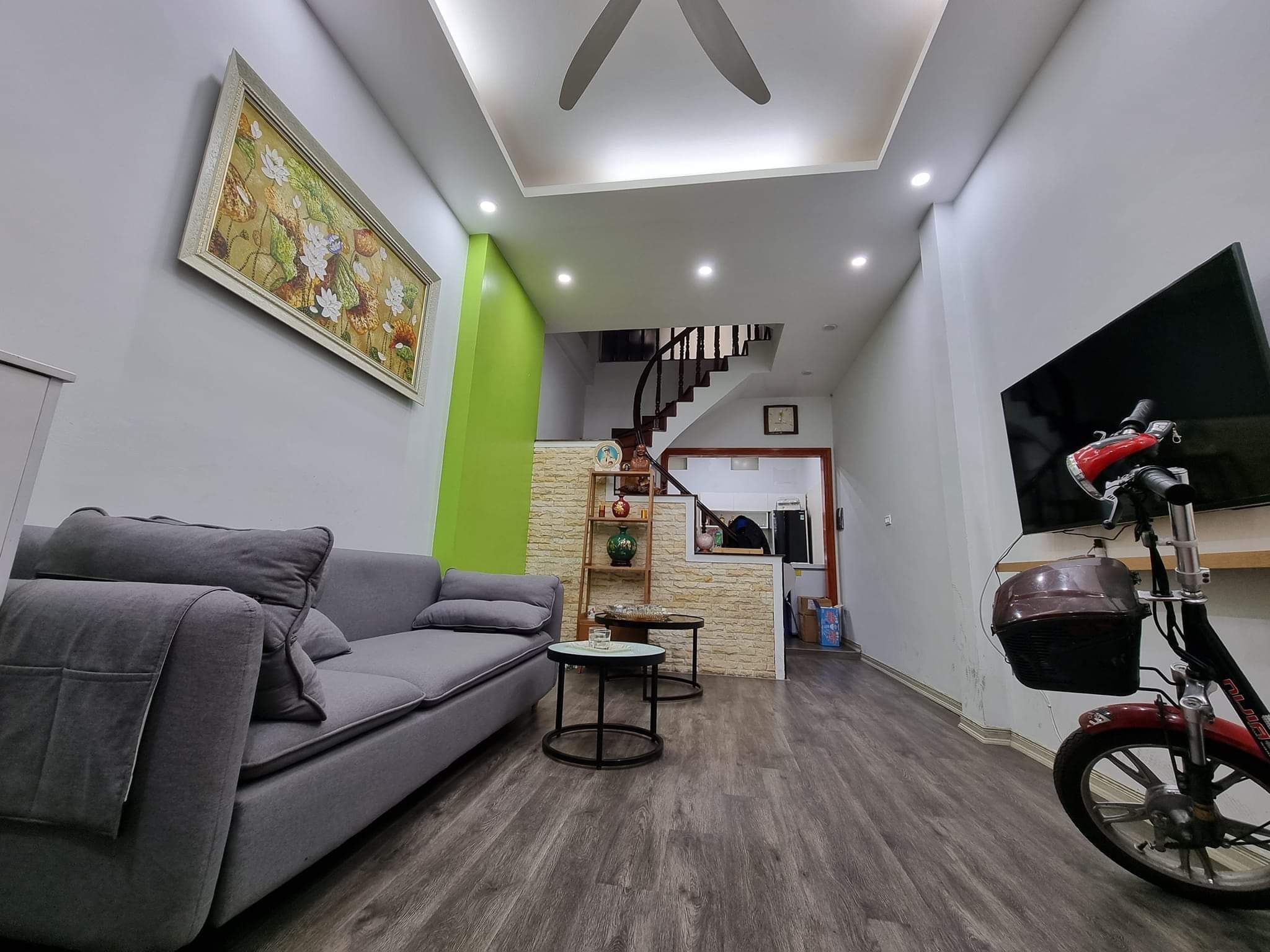 LẠC LONG QUÂN - NHÀ ĐẸP Ở NGAY - CHỦ XÂY Ở TÂM HUYẾT CHẮC CHẮN - HAI THOÁNG - CỰC GẦN PHỐ - Ô TÔ ĐỖ CỔNGDT 40M x 4