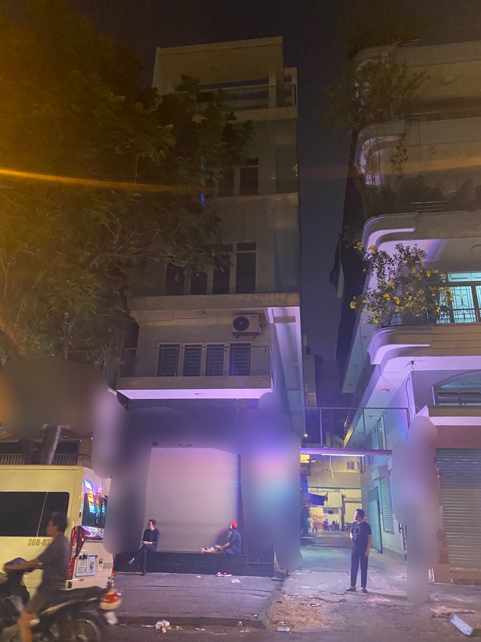 Cho Thuê nhà 2 góc MT Yersin. S: 5*22m. Giá: $4.000. Có thang máy