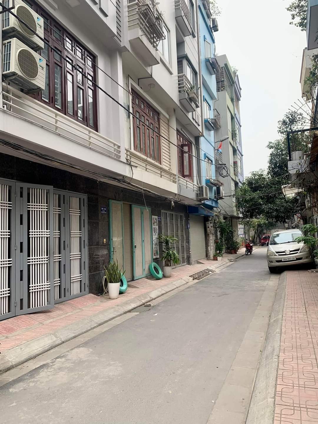 bán nhà 5 tầng ngõ 102 Hoàng Đạo Thành, Dt 50 m2, ô tô 7 chỗ vào nhà giá 9 tỷ.