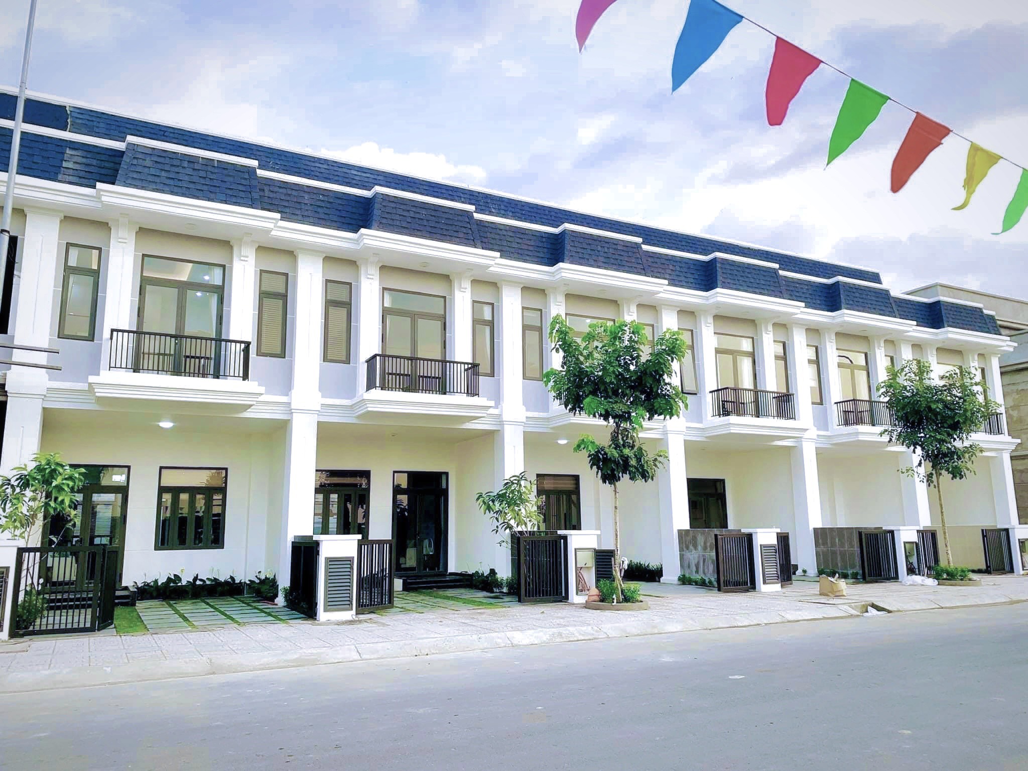 Nhà NGỘP Giá SỐC 1Tỷ150, Chỉ Còn 3CĂN Cuối Cùng, Sổ hồng riêng, dọn vào ở ngay