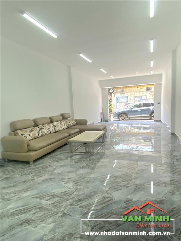 Cho thuê nhà mặt đường Miếu Hai Xã - 116m2 x 1 tầng - mt 4,66m - thông sàn - 15 tr/tháng