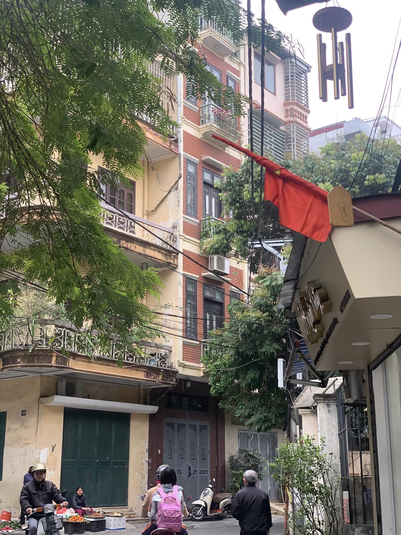 PHÂN LÔ - OTO TRÁNH - NGÕ THÔNG TỨ TUNG - AN SINH BẬC NHẤT-PHỐ HUỲNH THÚC KHÁNG LÕI QUẬN ĐỐNG ĐA -Ô TÔ DỪNG ĐỖ -TẦM TIỀN 10 TỶ CỰC KÌ HIẾM.