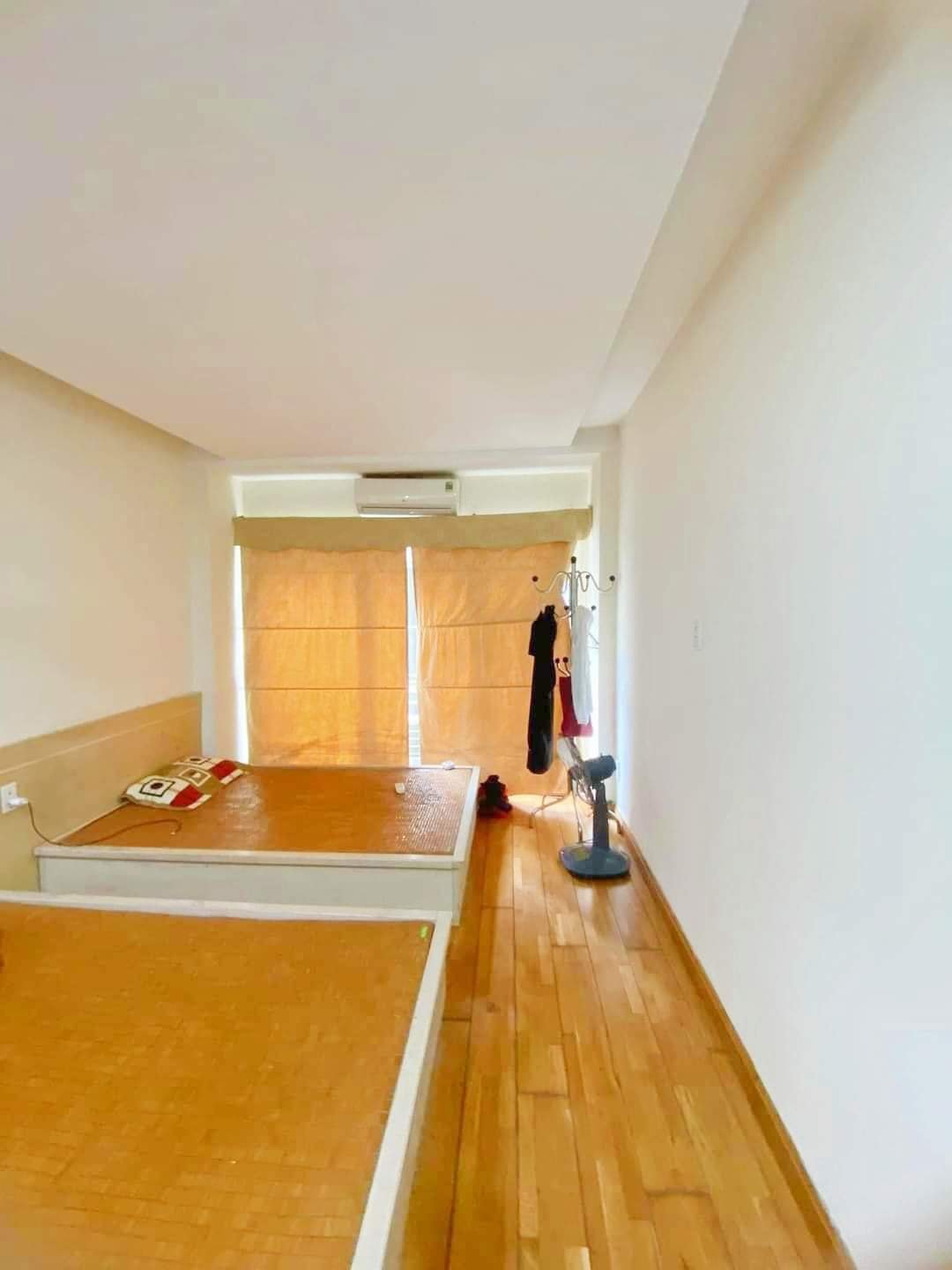 Bán nhà ngõ 68, quận Thanh Xuân, phố Ngụy Như Kom Tum DT 30m2 x 6T. Giá: 6,8 tỷ.