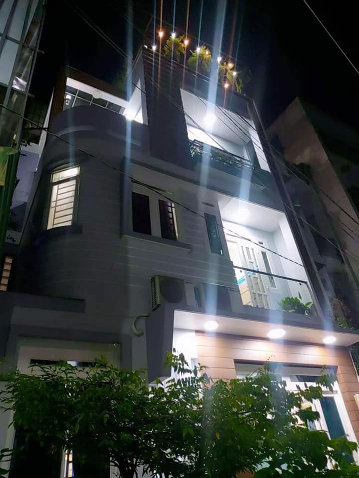 Bán nhà hẻm 391/ Sư Vạn Hạnh, P12, Q10, DT 4x20m, trệt 2 lầu giá 17,9 tỷ thương lượng