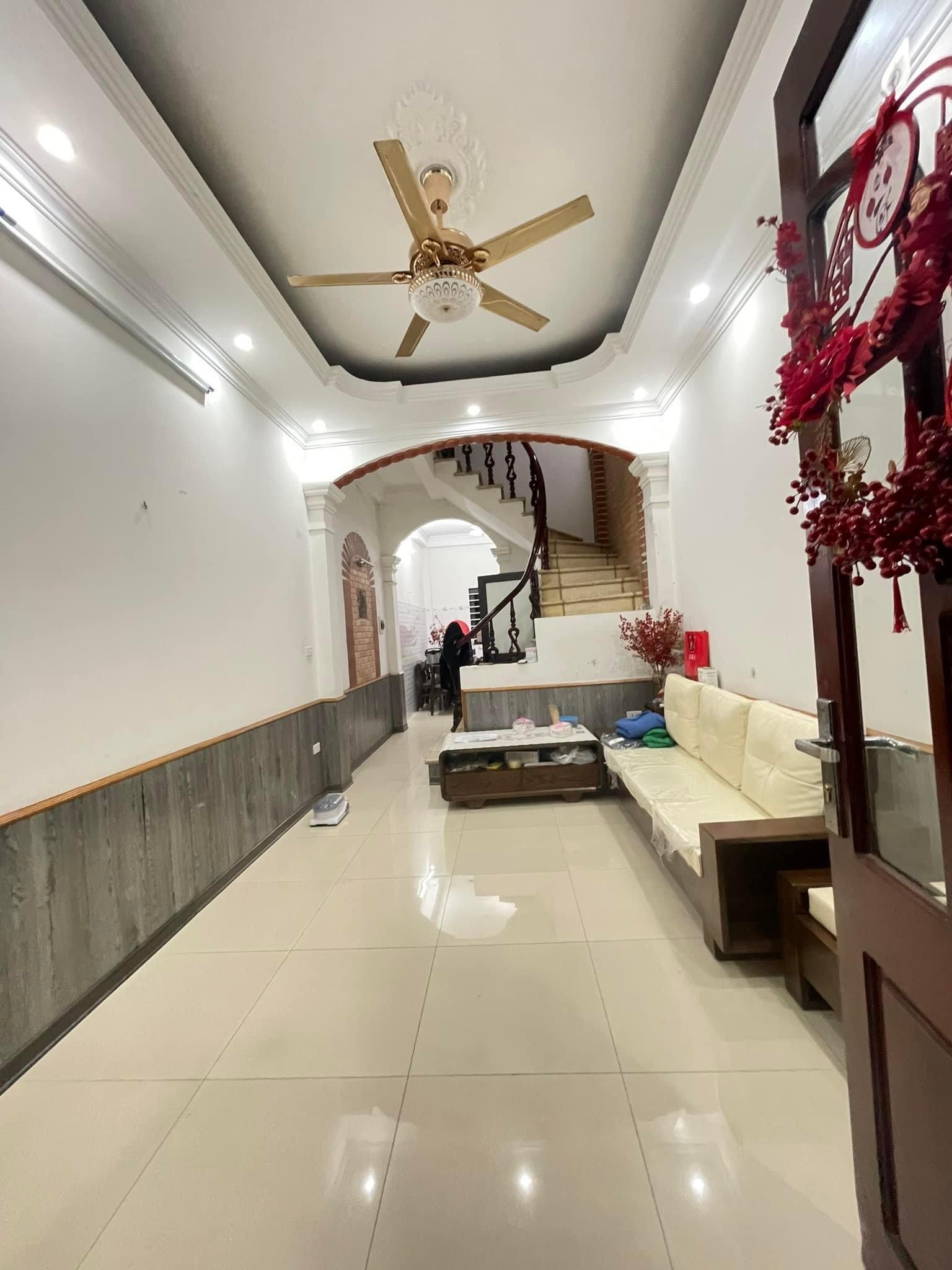 Bán nhà Kim Giang, Đại Kim, Hoàng Mai 41m2, 4 tầng, giá 3.4 tỷ-LH 0982653333