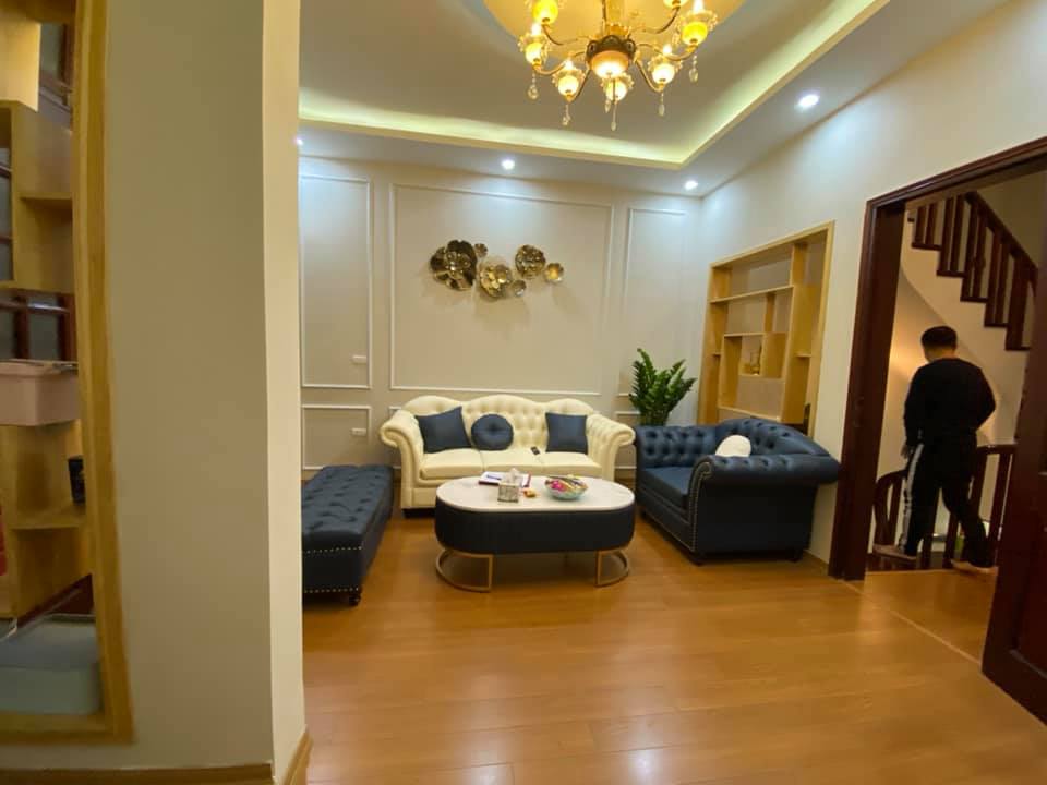 Rẻ đẹp nhất Hoàng Cầu, Đống Đa, 65m2x5T, gara, 17.2 tỷ, LH Ms Linh 0886288810