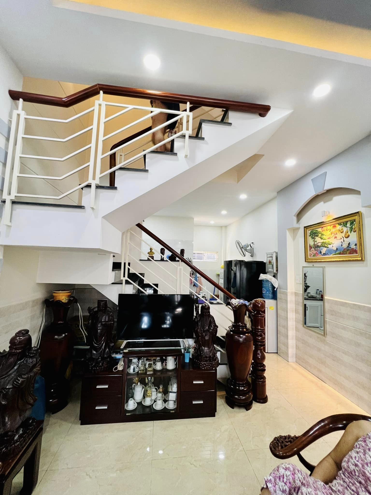 Nhà Đẹp Gần ĐHVL, Nhỉnh 5 tỷ Dương Quảng Hàm P5 Gò Vấp Trệt 2 lầu Sân Thượng