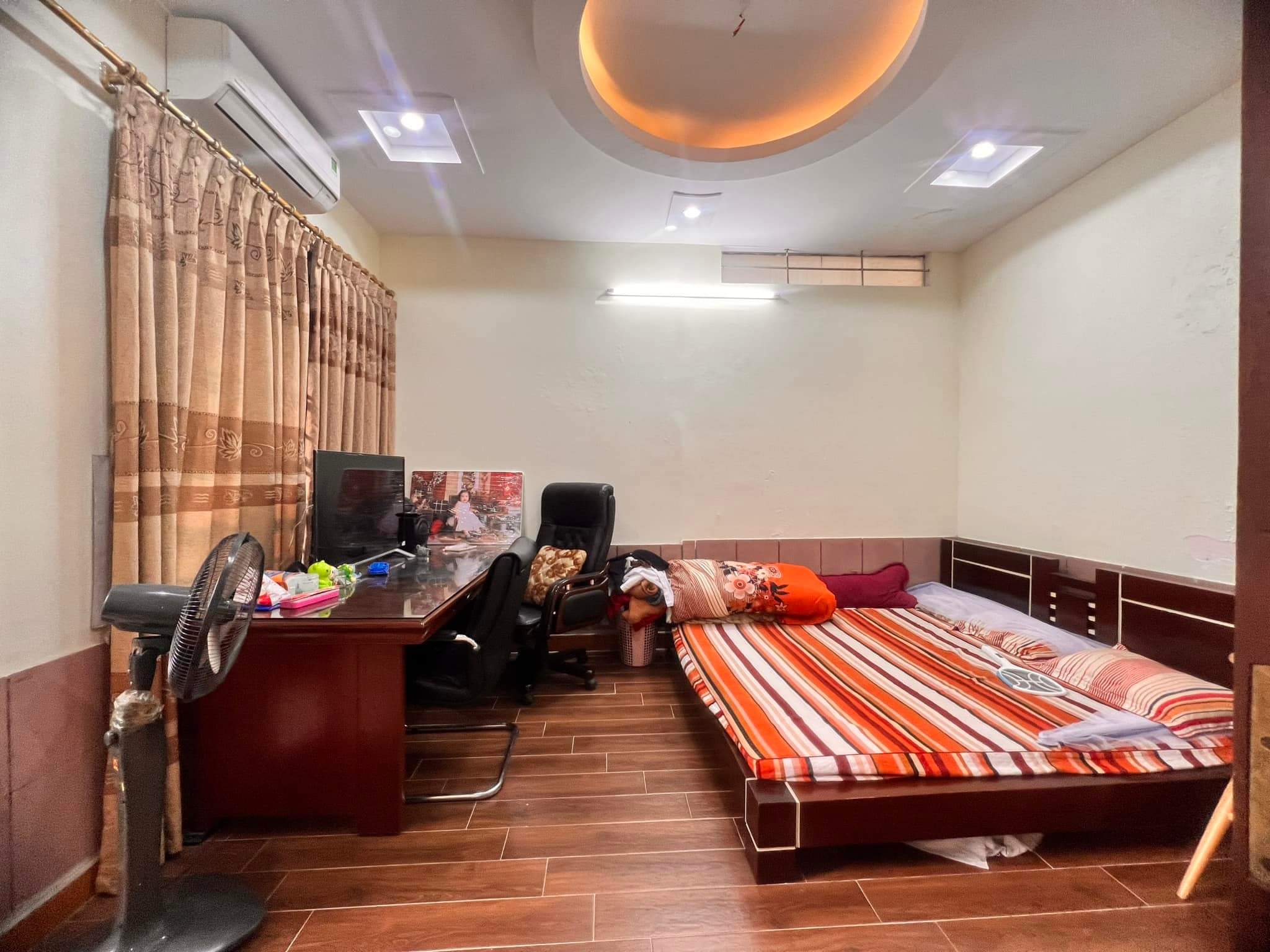 BÁN NHÀ ĐỘI CẤN, LÔ GÓC 2 MẶT THOÁNG - GARA - THANG MÁY - DIỆN TÍCH 50M, 5 TẦNG, MẶT TIỀN 4.6M, VIEW LOTTE , GIÁ 11 TỶ.