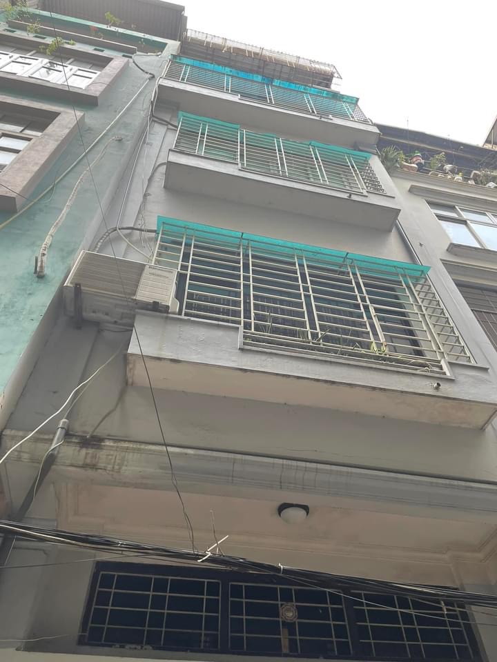 BÁN NHÀ HOÀ NAM - ĐỐNG ĐA - NGÕ Ô TÔ TRÁNH - THOÁNG TRƯỚC SAU - GIAO THÔNG THUẬN TIỆN