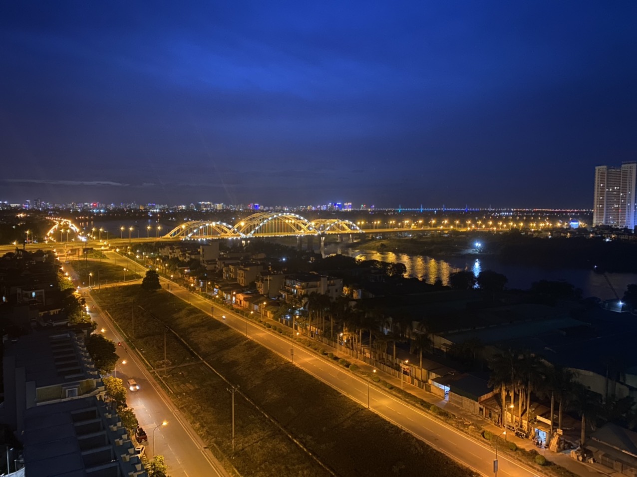 Cắt lỗ bán gấp chung cư AQH Riverside Long Biên, 61m2, 2PN, view sông, bao thuế phí