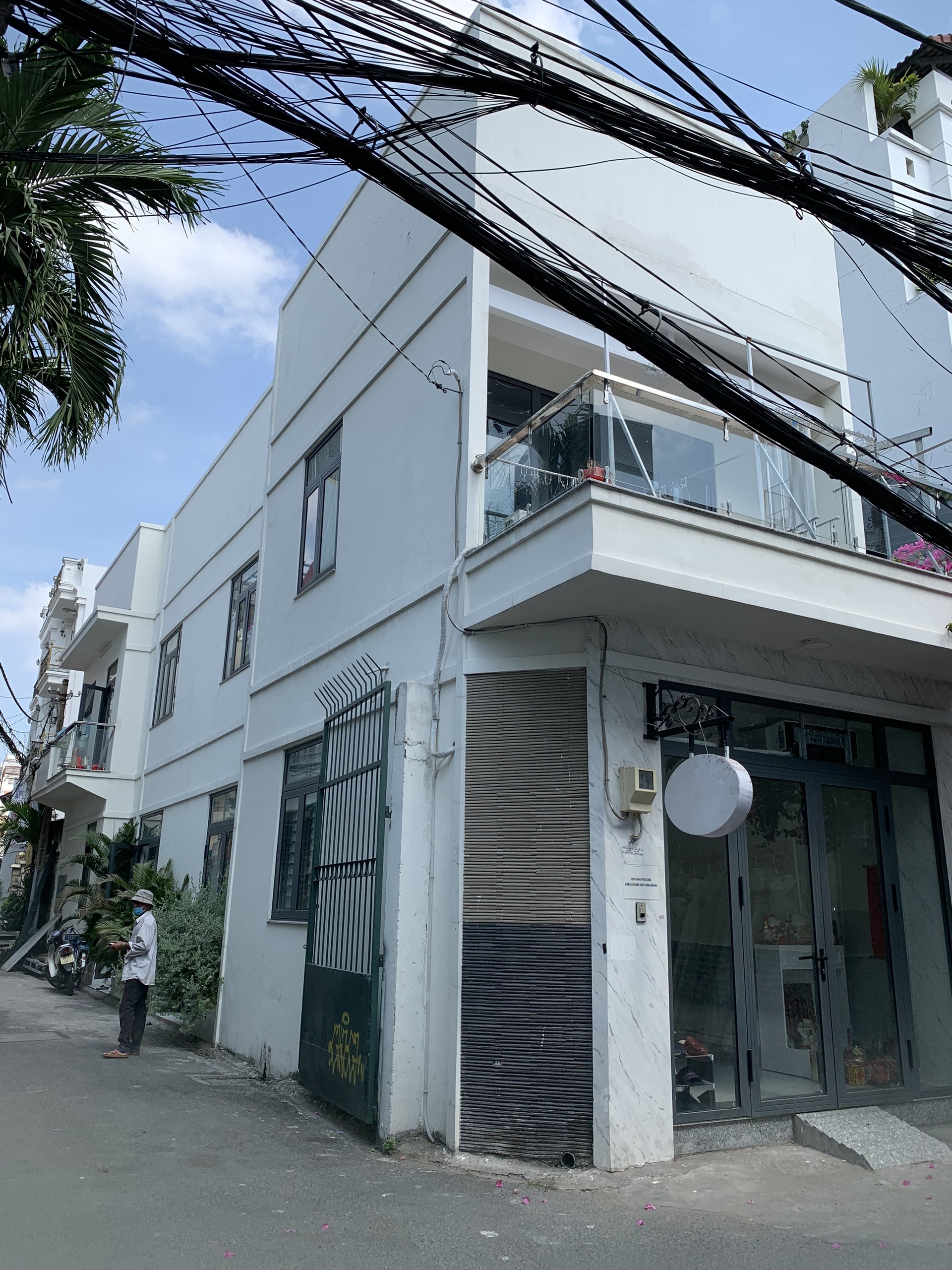 Cho thuê nhà góc 2MT Lê Văn Sỹ, P1 Tân Bình, 4mx25m, 2 tầng, giá 30 triệu