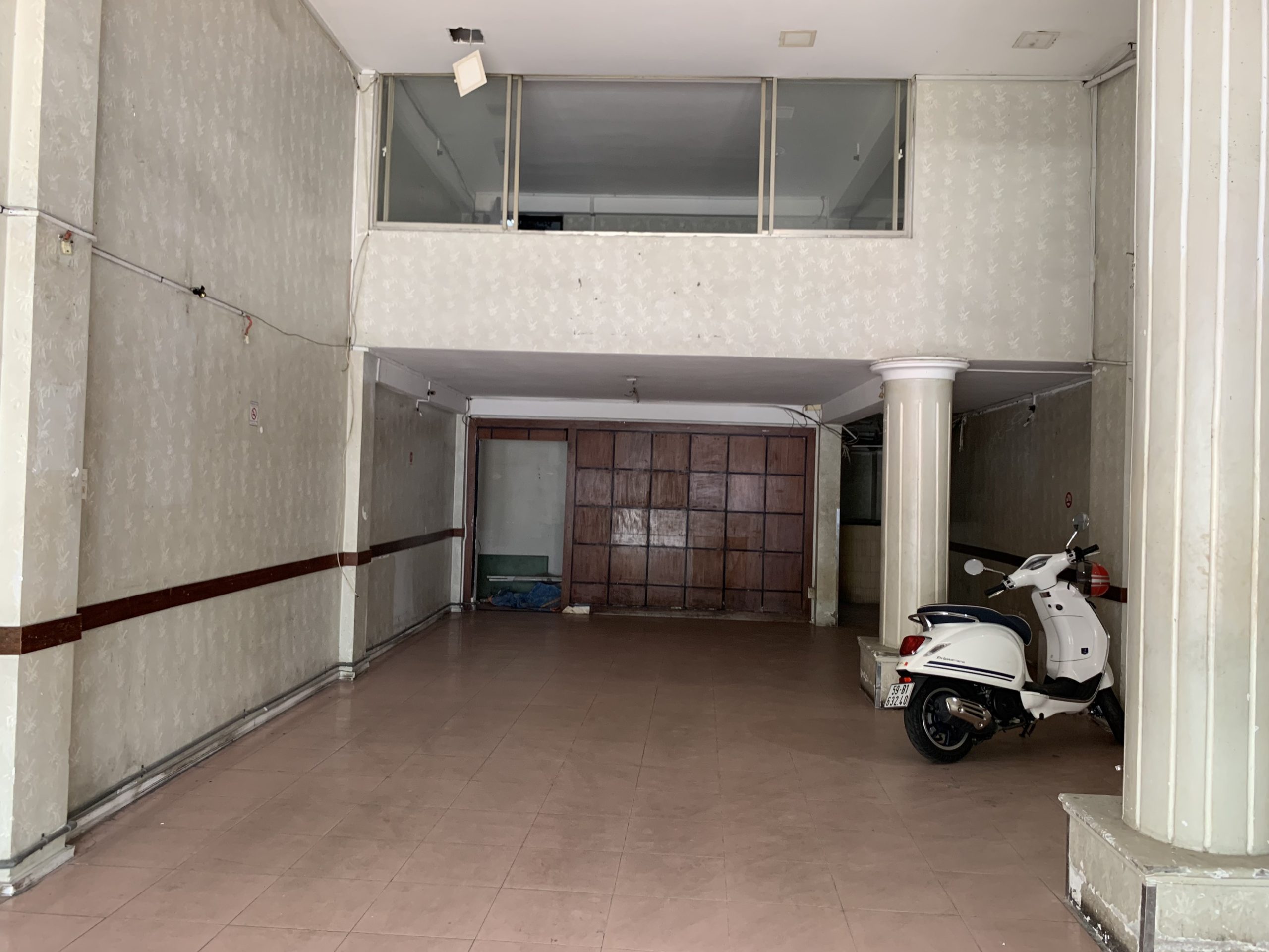 Cho thuê nhà MT Ký Con. DT: 5,7*25m. Giá: 100 tr/th