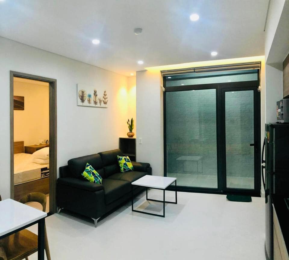 WO-BEDROOM APARTMENT FOR RENT ON NGUYEN THI MINH KHAI STREET, DISTRICT 1