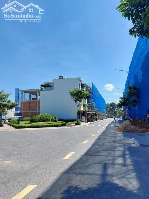 Bán Gấp Nhà Hóc Môn 3 Tấm DT Đất 300m2