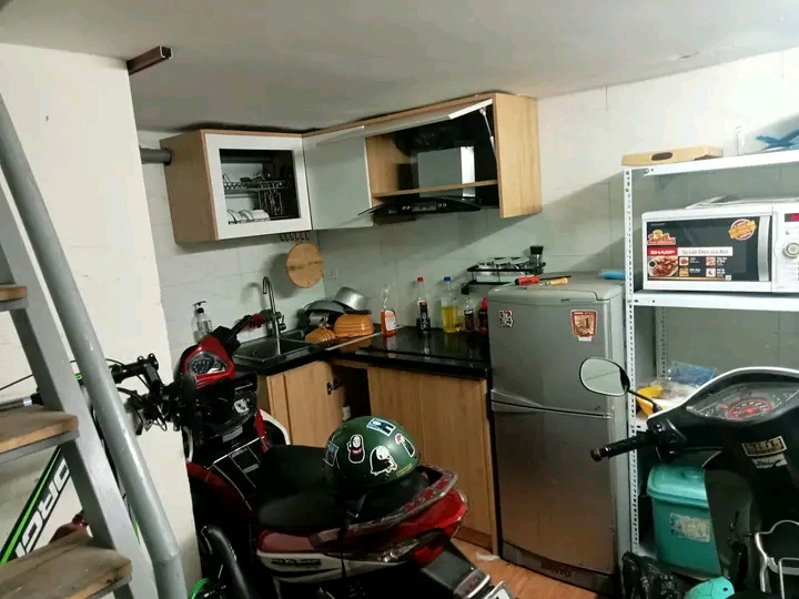 NHỈNH 1 TỶ, 15M x 5 TẦNG PHỐ BẠCH MAI - HỒNG MAI NGÕ NÔNG GẦN PHỐ SÁT TRƯỜNG CHỢ - 2 NGỦ ĐỦ CÔNG NĂNG