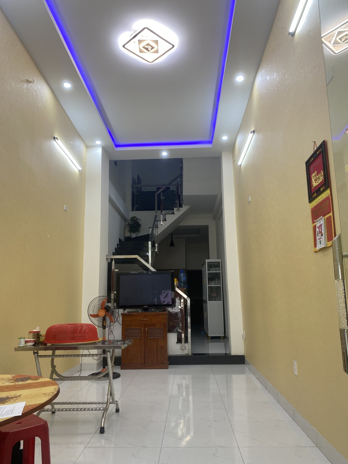 Bán nhà đường Đặng Thuỳ Trâm, Hải Châu, 3 tầng, 82 m2, gần sân bay Đà Nẵng, ô tô đỗ, chỉ 4,85 tỷ. 0843-899-666.