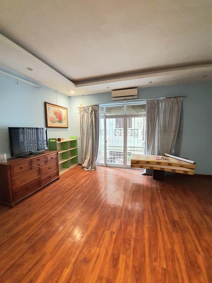 Bán nhà ngõ 34 Hoàng Cầu, Phân lô Ô TÔ đỗ cửa hơn 7 tỷ 36m * 5T, MT 3.9m KD, 2 thoáng