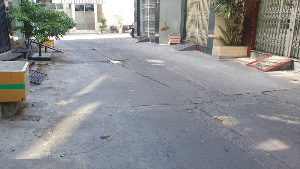 Nhà ngộp bank đường Ni Sư Huỳnh Liên, Quận Tân Bình, 52m2, 4 tầng giá 6.5 tỷ