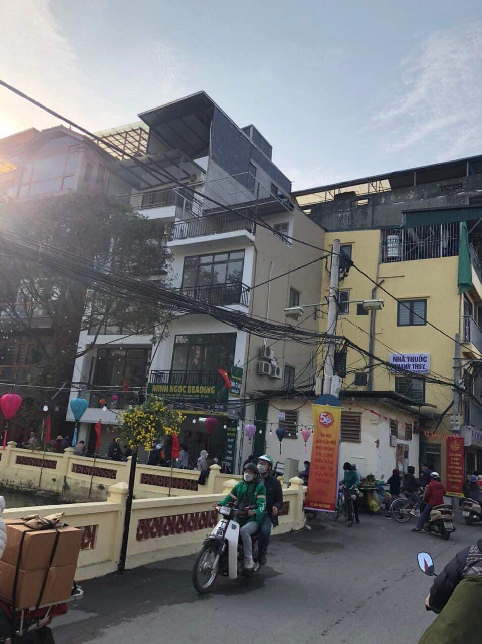 Bán nhà mới phố Hoàng Hoa Thám DT 32m 4 tầng MT 4,3m giá 7,15 tỷ