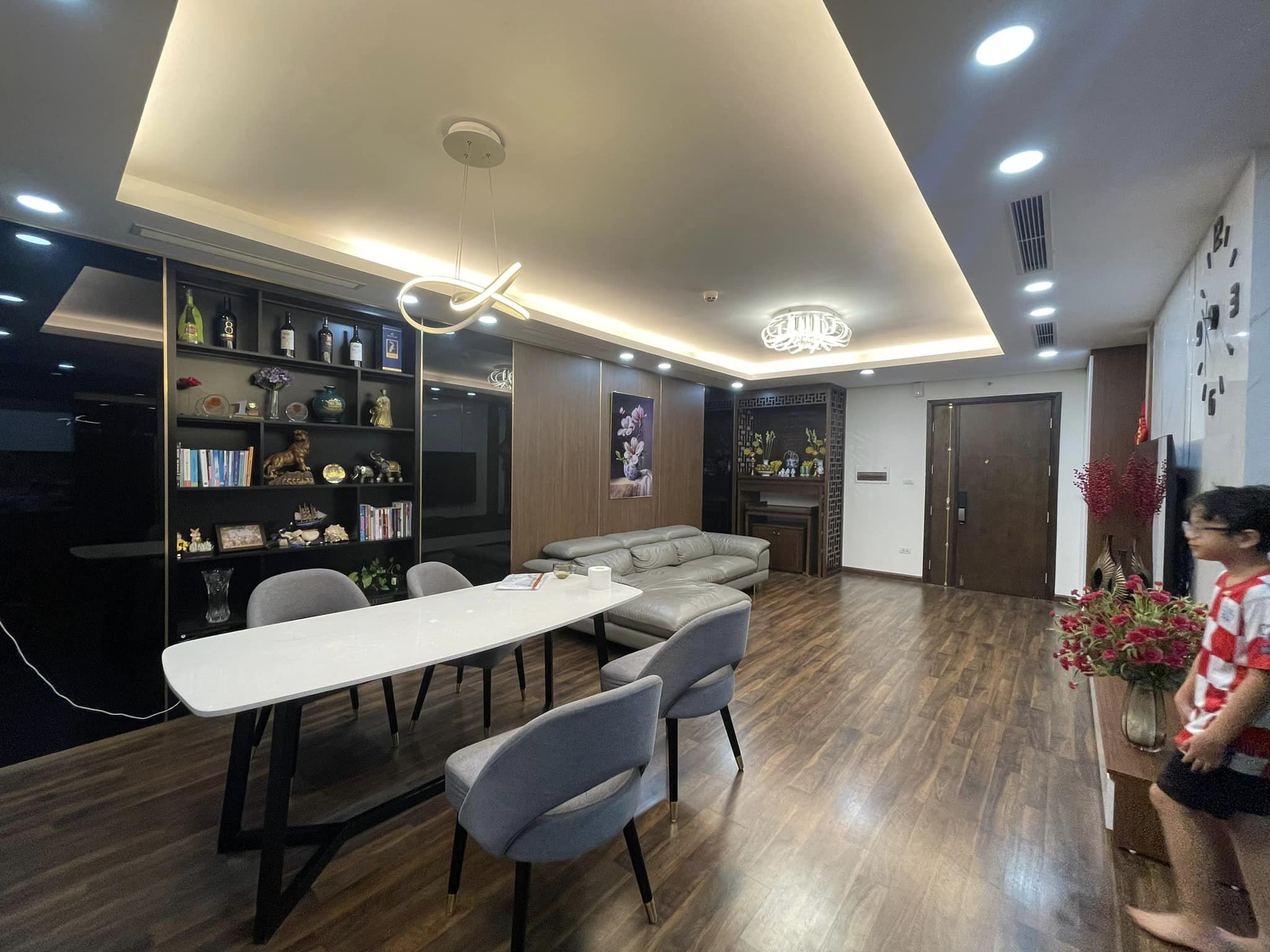 BÁN CĂN GÓC VIEW HỒ CC LÊ VĂN LƯƠNG 125M2 5,75 TỶ