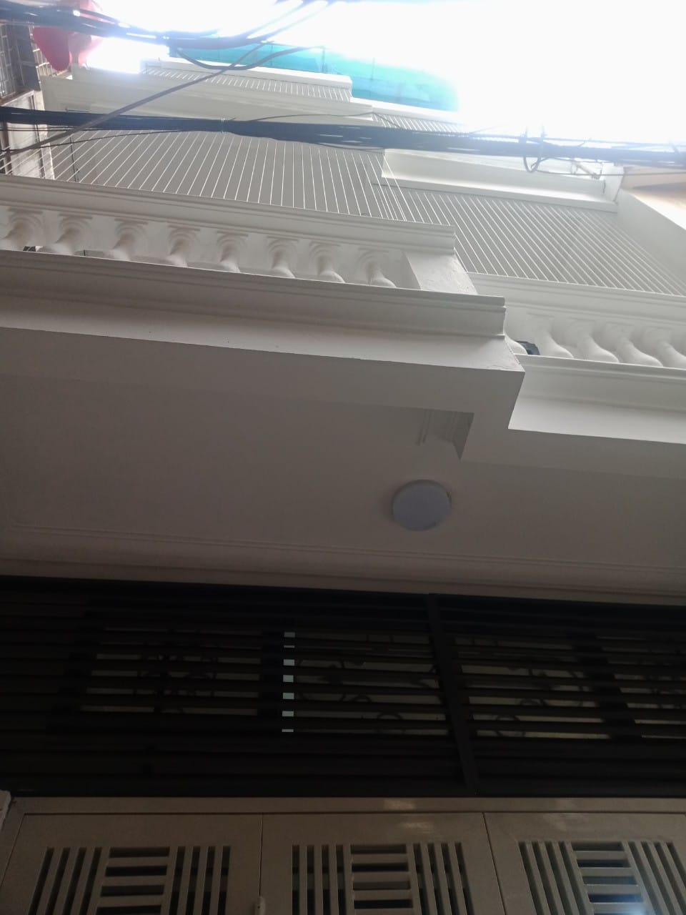 Bán nhà Nguyễn Ngọc Vũ - Cầu Giấy, DT: 41m*4 tầng, MT: 4m, chỉ 5,9 tỷ