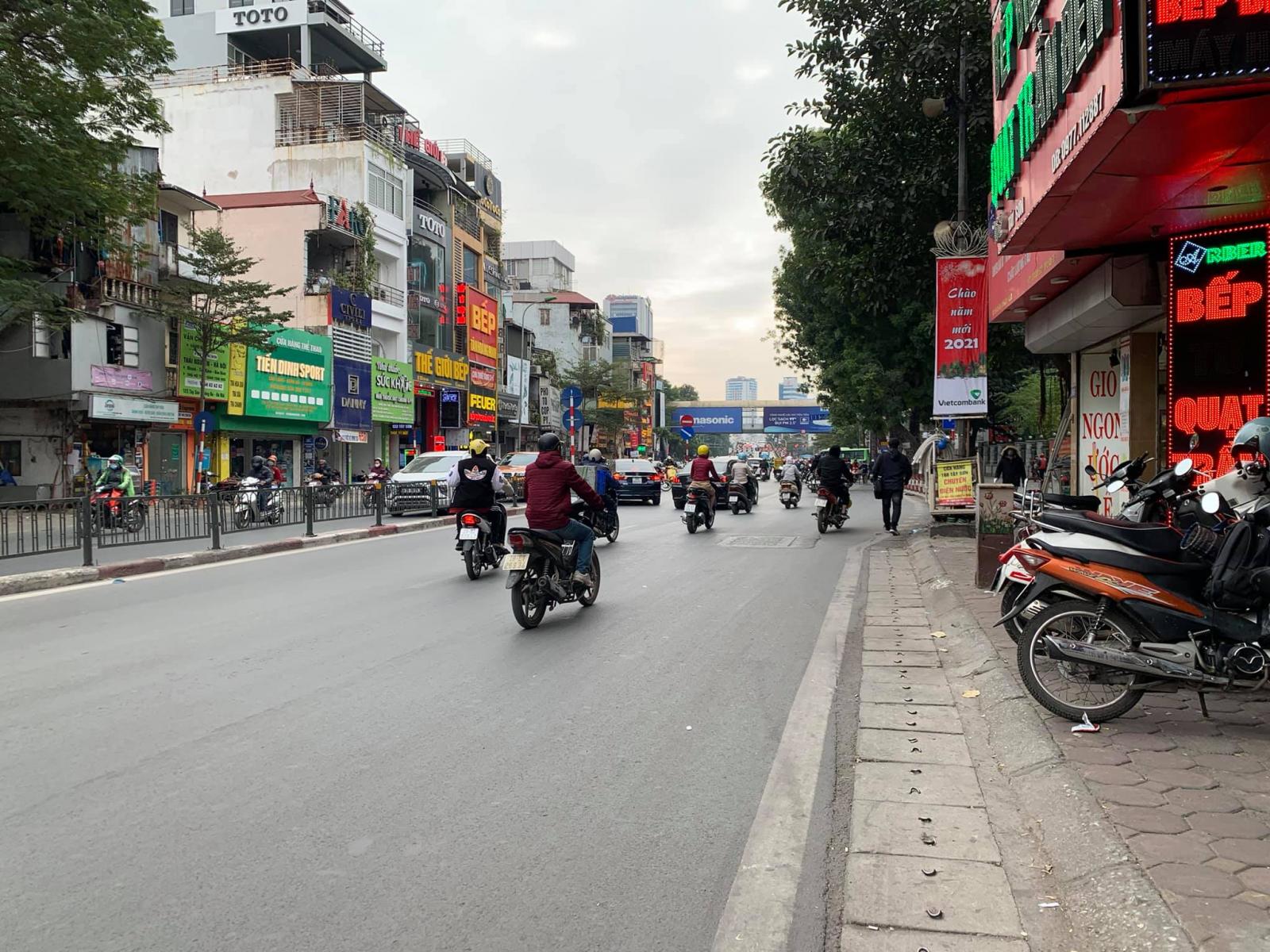 Bán nhà mặt phố Tây Sơn Đống Đa 200m2 MT 6m giá đầu tư, bán đất tặng nhà