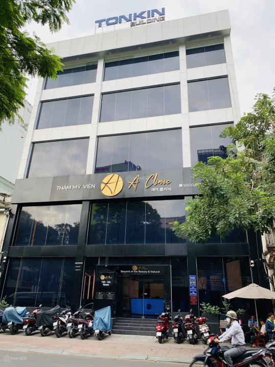 Building MT Yersin ngay Lê Thị Hồng Gấm, P. NTB, Quận 1, DT: 20x20m 5 tầng giá chỉ 250tr