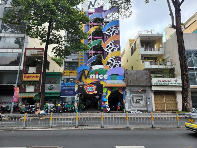 Cần bán gấp tòa nhà mặt tiền Nguyễn Thị Minh Khai,8x30m, trệt, 8 lầu thang máy