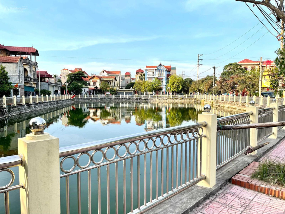 Hàng Hiếm! Bán nhà 4 tầng, DT 40m, Kim hoàng, Vân Canh, Đường oto 16 chỗ đỗ cửa, gần đường V.Đ 3,5, tặng toàn bộ nội