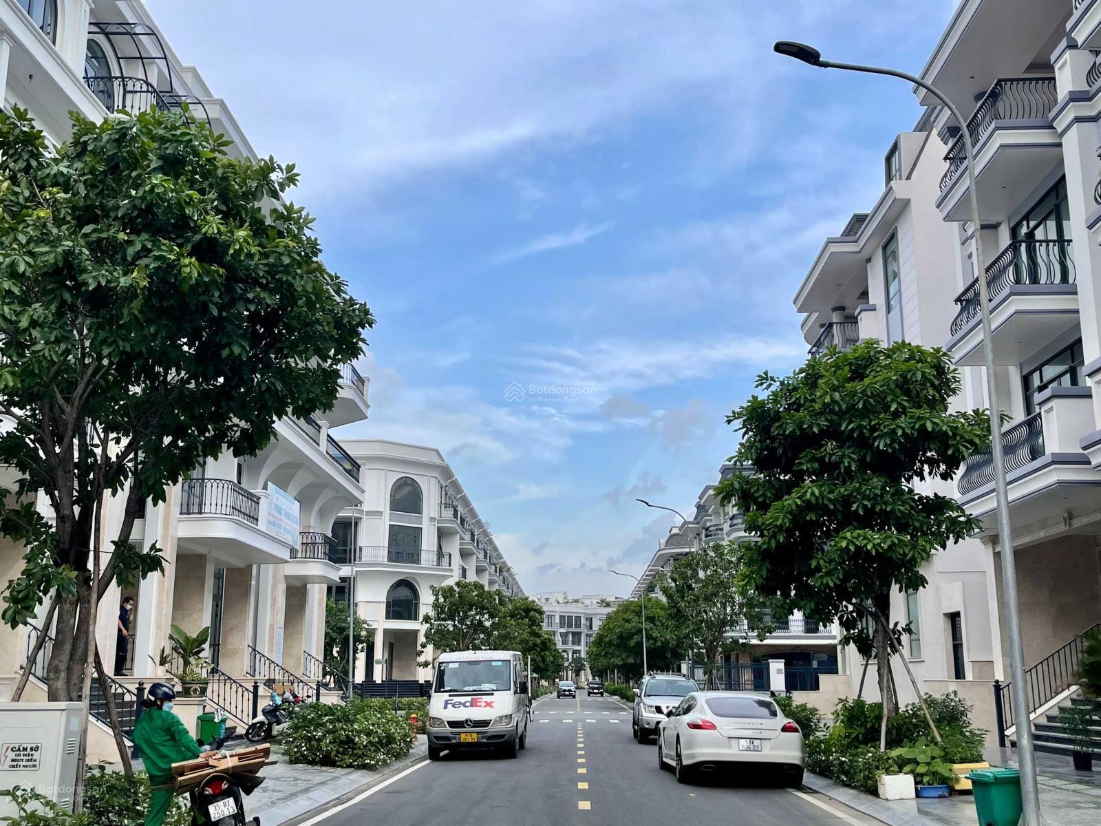 Chính chủ gửi bán căn nhà phố ngang 7m tại KĐT Vạn Phúc giá 20 tỷ.