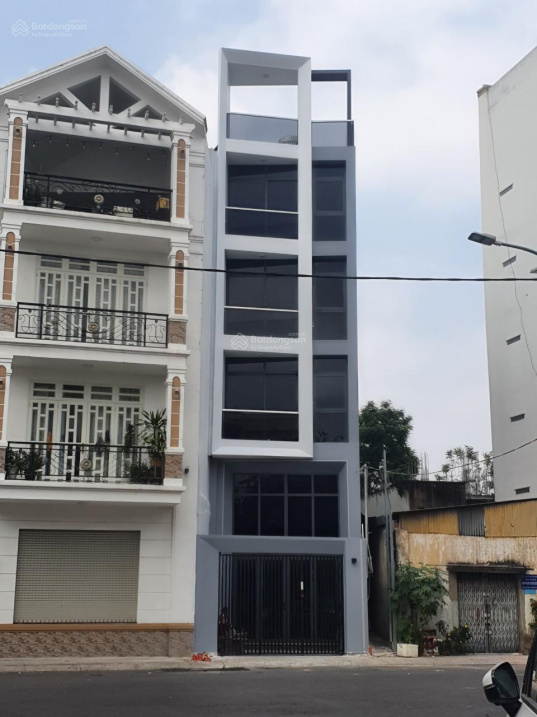 Cho thuê Nhà mặt tiền Q. 1 1 trệt 1 lửng 3 lầu, DTSD 250m2, có thang máy - 75 triệu