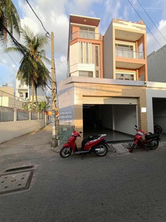 Bán nhà MT đường số 49 HBC, DT: 5.5x20m, trệt, 2 lầu, sân thượng