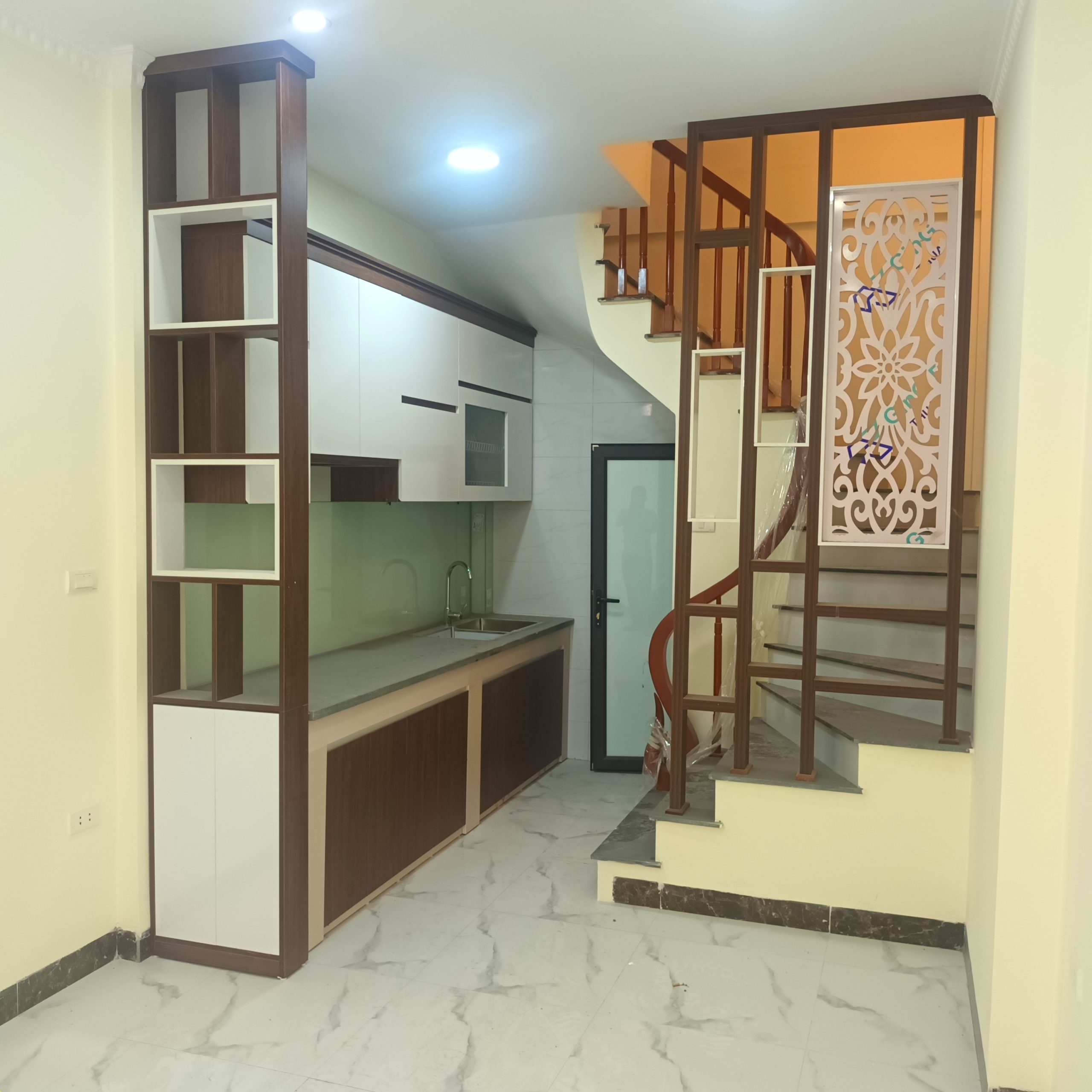 Bán nhà ngõ 95 Nam Dư, Lĩnh Nam, Hoàng Mai, Hà Nội 5 tầng 3.5 tỷ