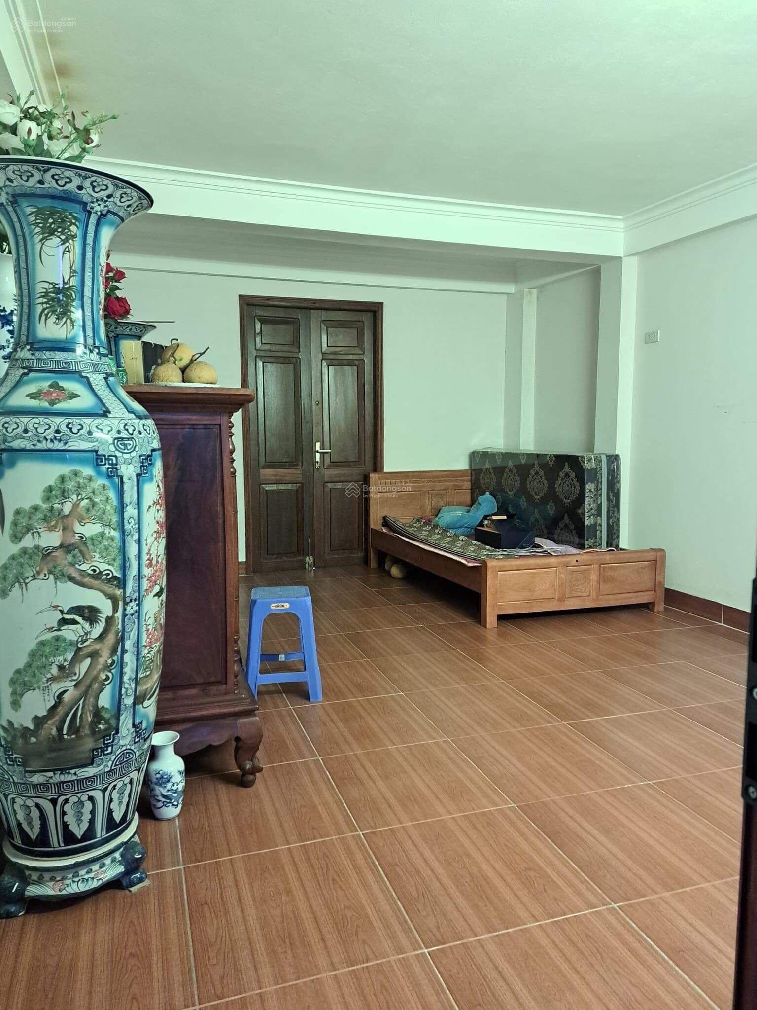 Vũ Tông Phan 45m2 x 5 tầng MT 4.5m, ngõ rộng 3m, thông nhà thoáng 2 mặt giá chào 4tỷ ~ 90tr/m2.