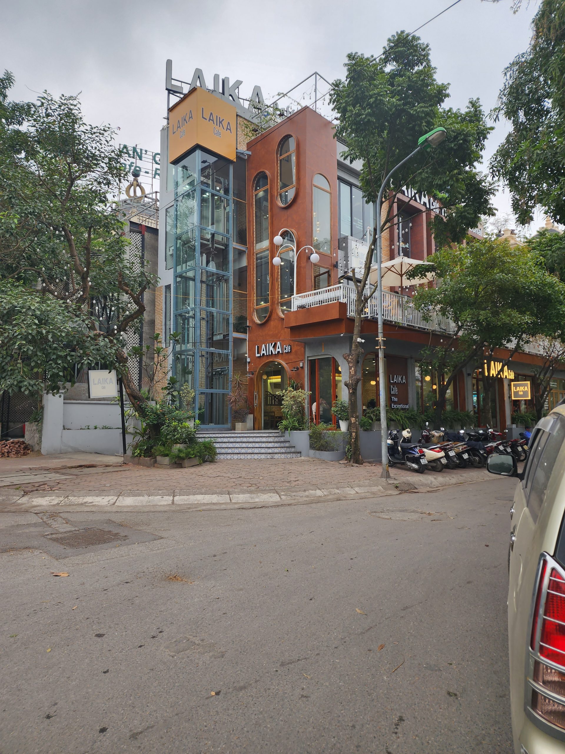 Bán nhà trên phố Nguyễn Thị Định 66m 4 tầng mặt tiền 15m lô góc kinh doanh cực đỉnh